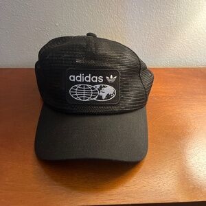 Adidas men’s trucker hat